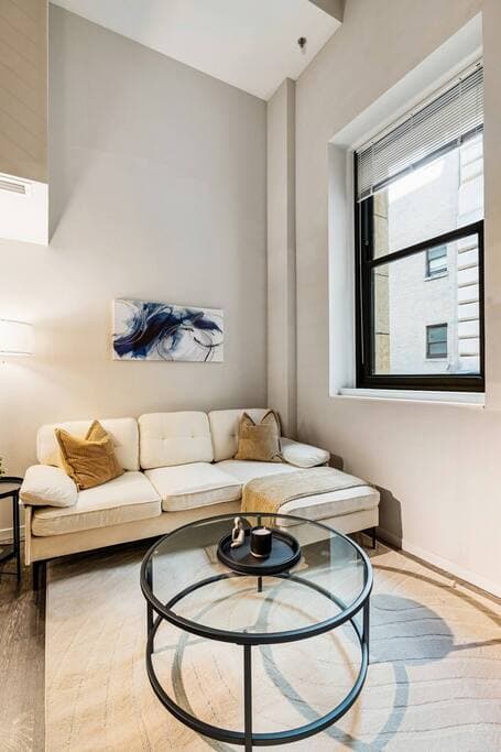 Downtown Loft · Cincinnati - Photo 2