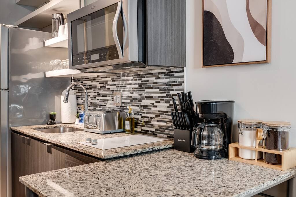 Luxe Studio · Cincinnati - Photo 3