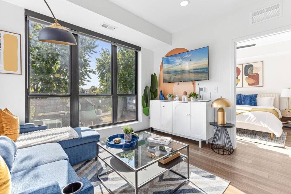 City View 2BR · Minneapolis - Photo 2