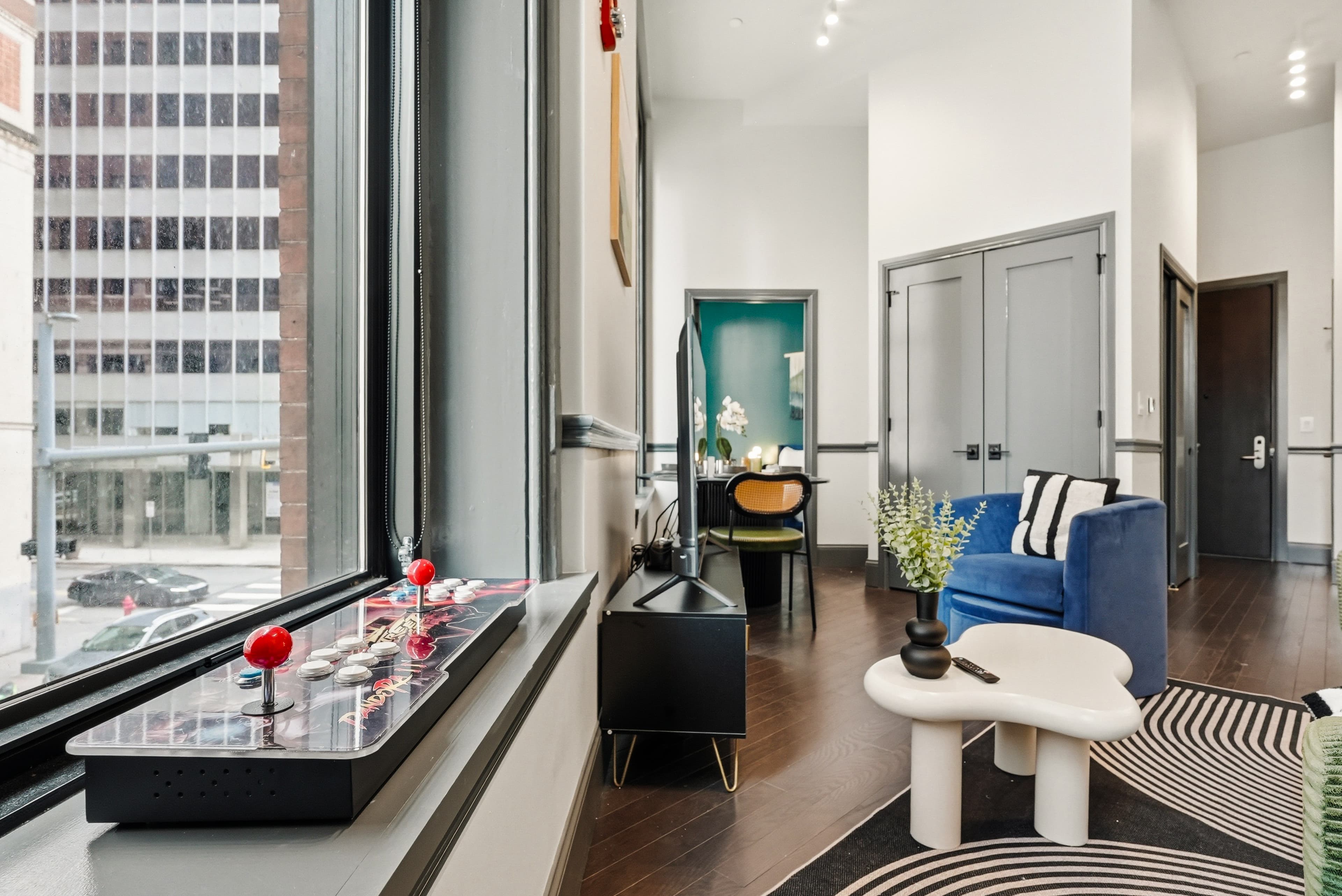 Stylish 1BR · Downtown Pittsburgh - Photo 5