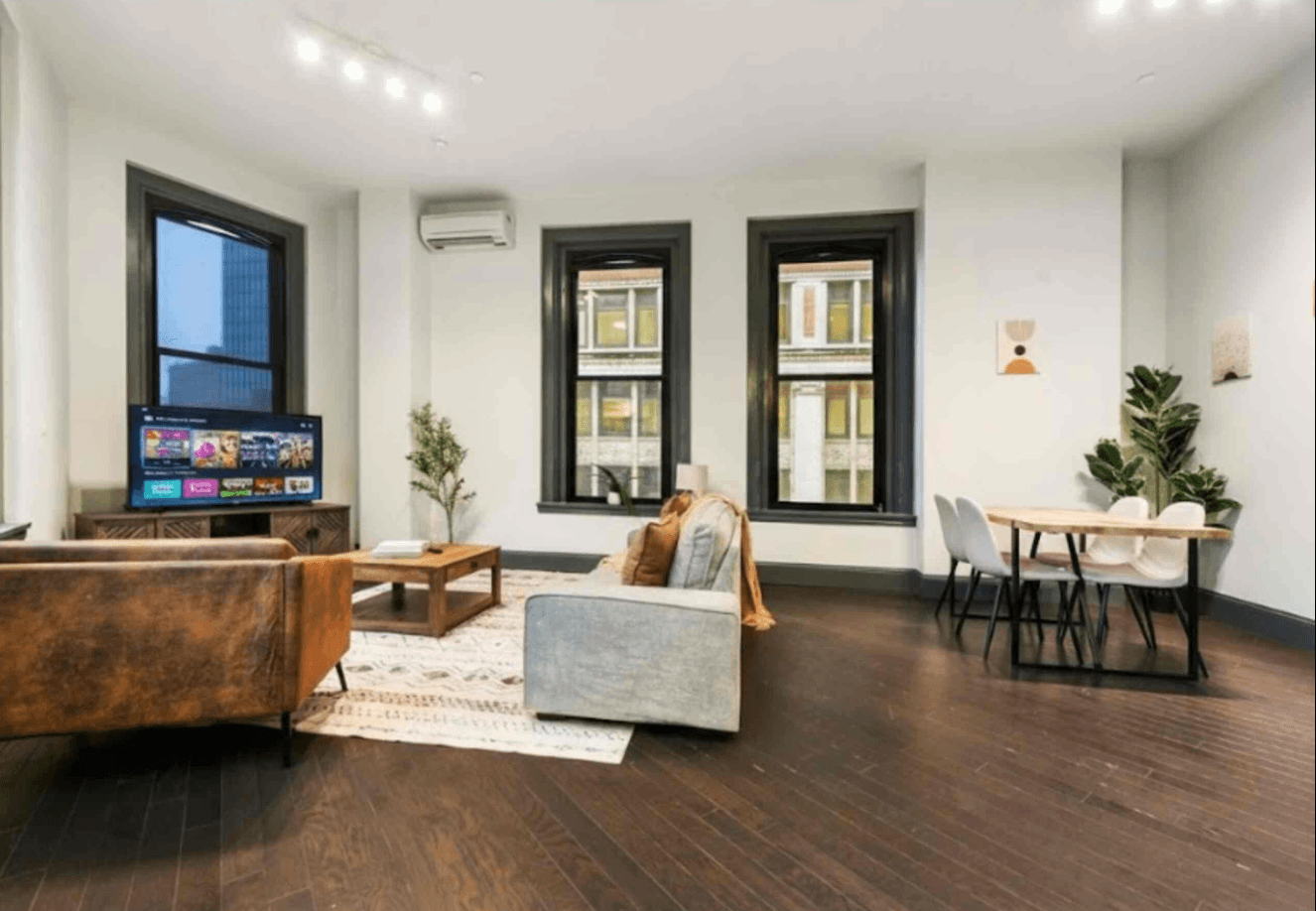 Spacious 2BR · Downtown Pittsburgh - Photo 3