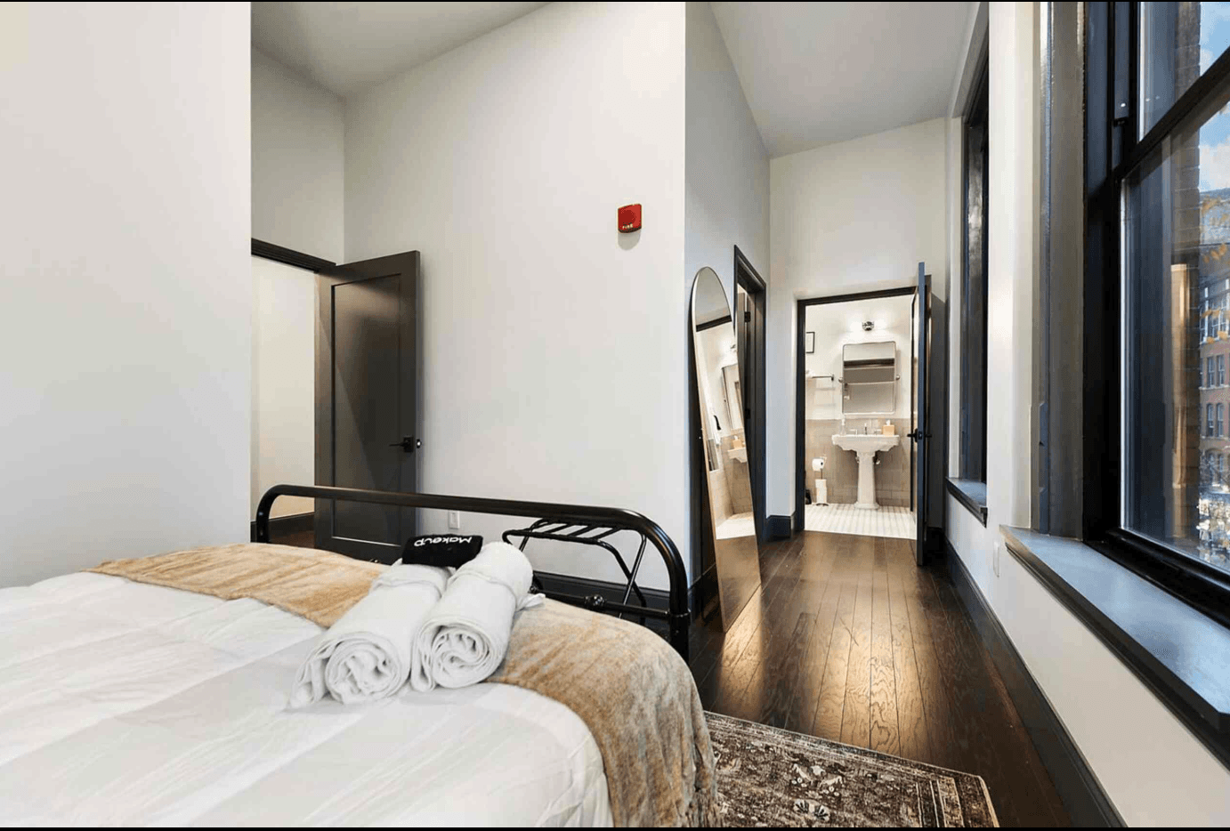 Spacious 2BR · Downtown Pittsburgh - Photo 5