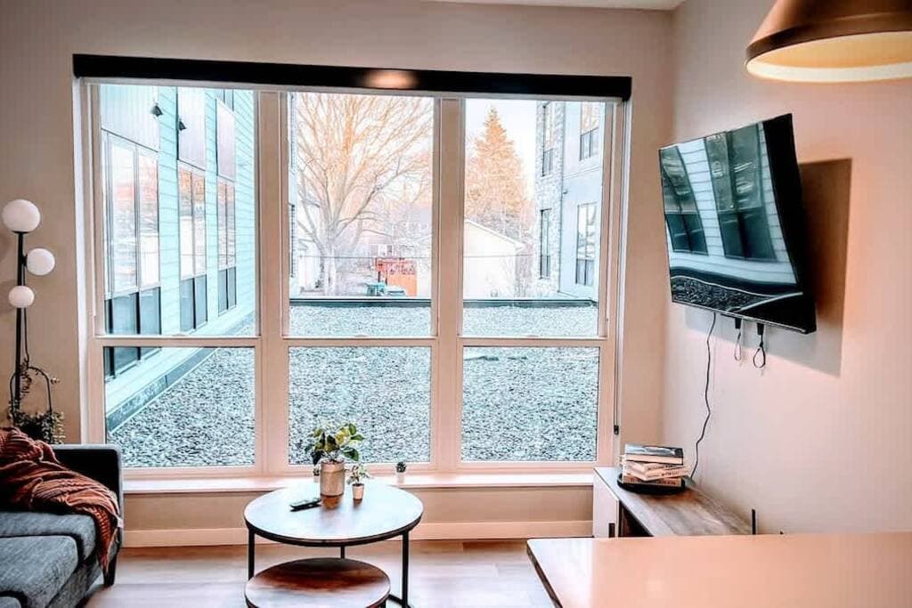 Modern 1BR · NE Minneapolis - Photo 2