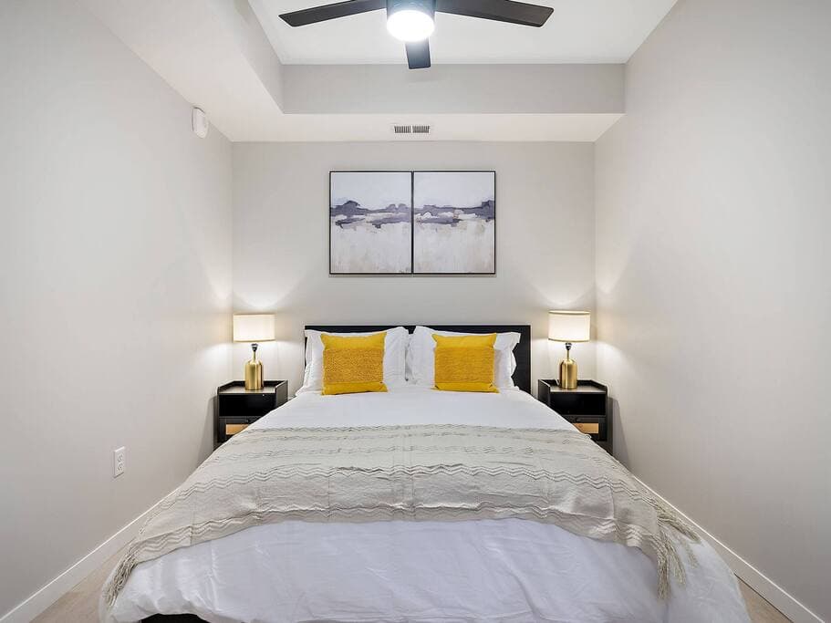 Stylish 1BR · NE Minneapolis - Photo 5