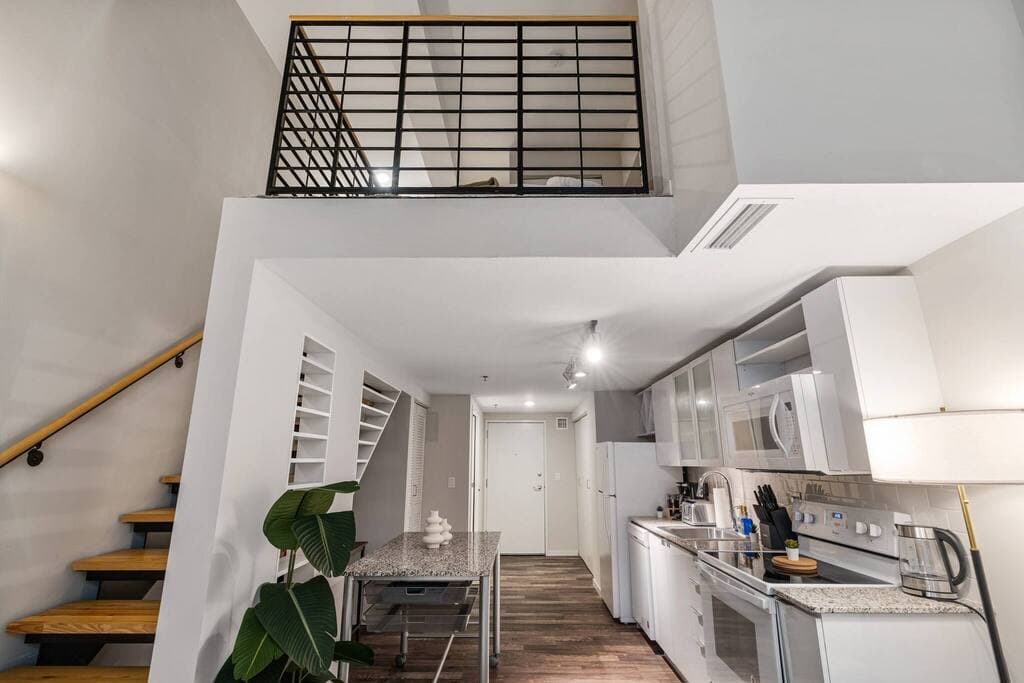 OTR Stadium Loft · Cincinnati - Photo 3