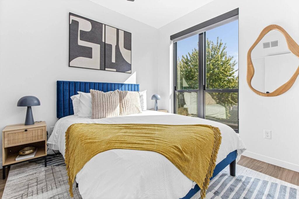 Luxury 1BR · NE Minneapolis - Photo 2