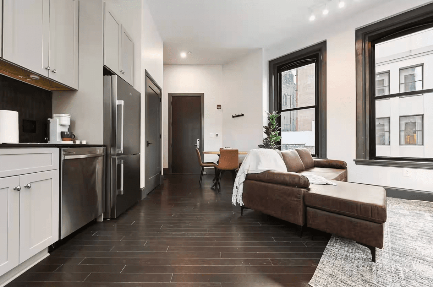 Modern 2BR · Downtown Pittsburgh - Photo 5